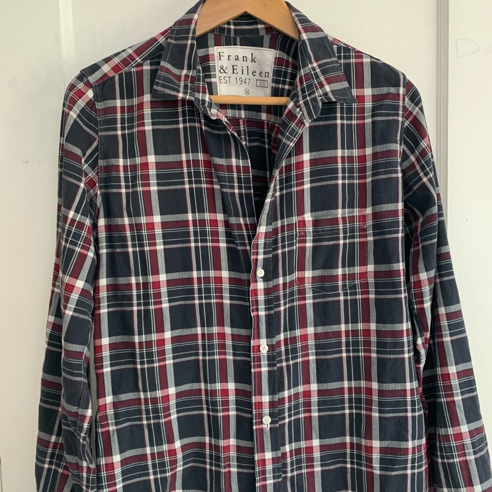 Frank & Eileen size M women’s  button down shirt.